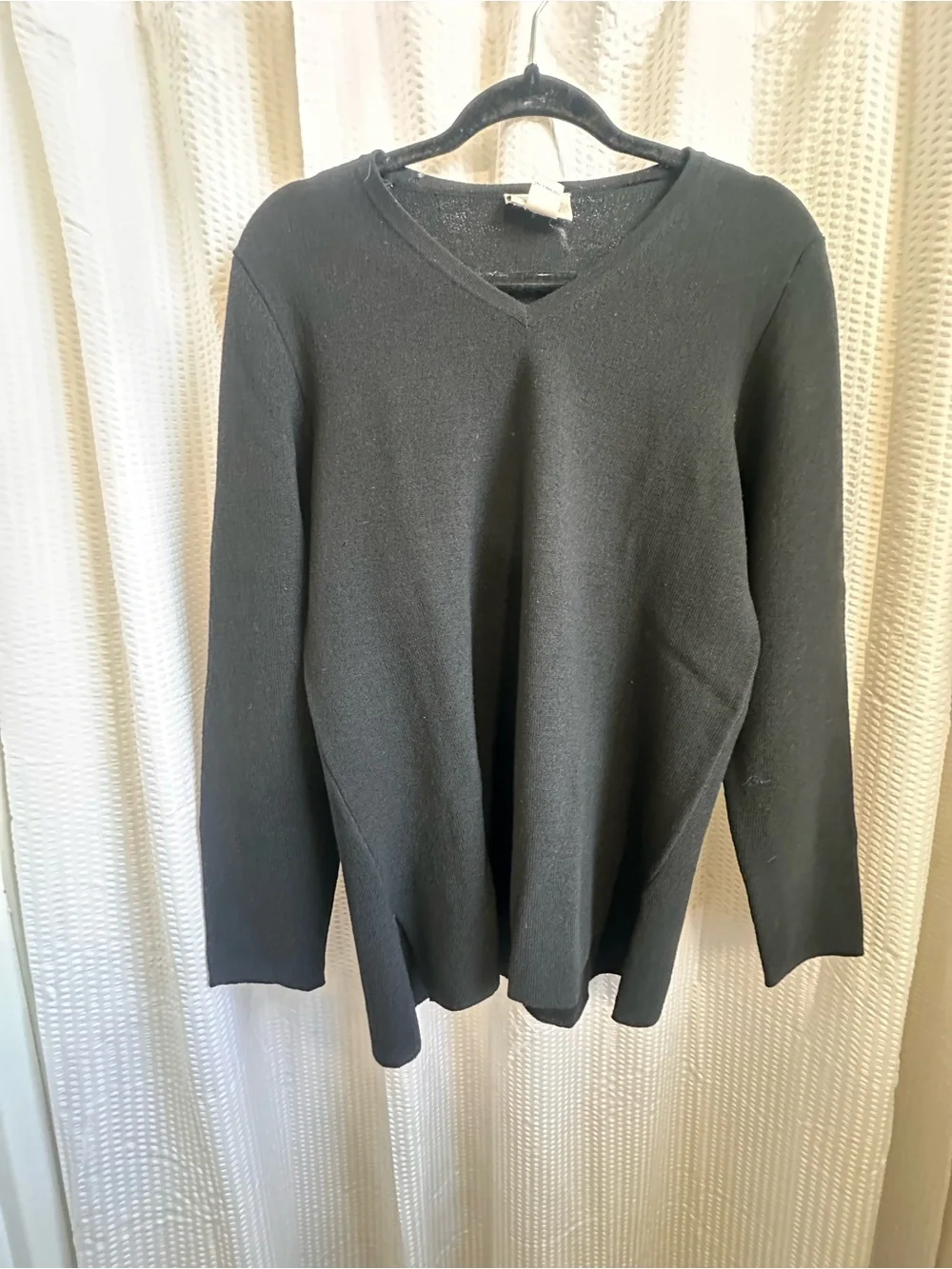 Everyday V-Neck Sweater in Black